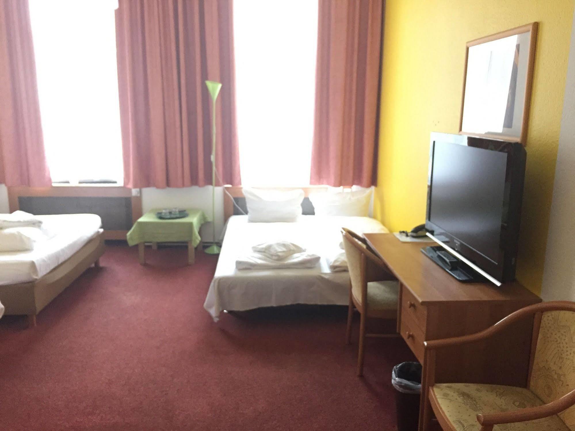 Hotel Pension Delta Berlin Luaran gambar